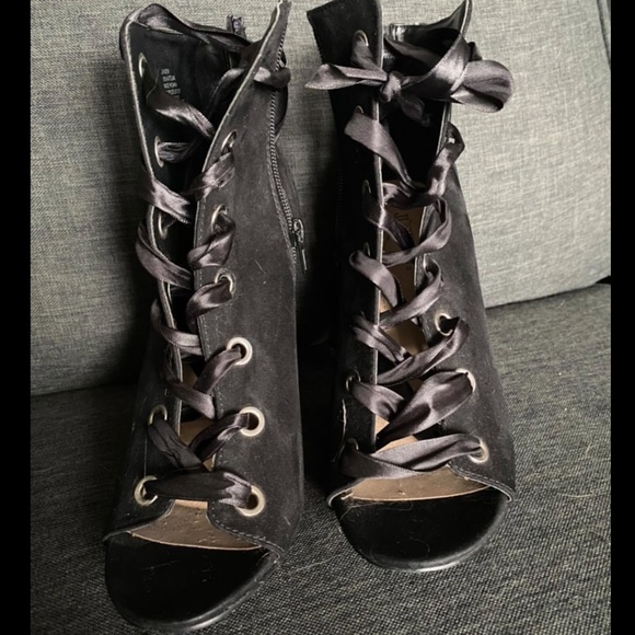 JustFab Black Heels - Picture 2 of 4